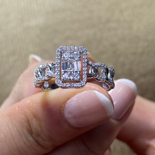 0.36 Karat Pırlanta Baget Yüzük 0.36 Karat Pırlanta Baget Yüzük